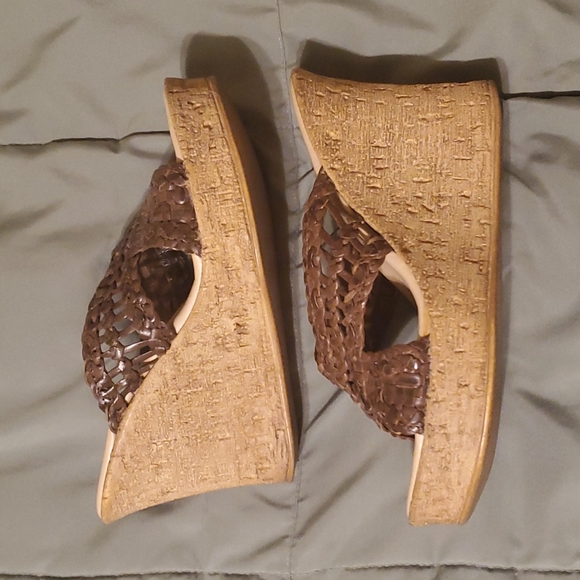 Callisto of California Wedges - Picture 8 of 13